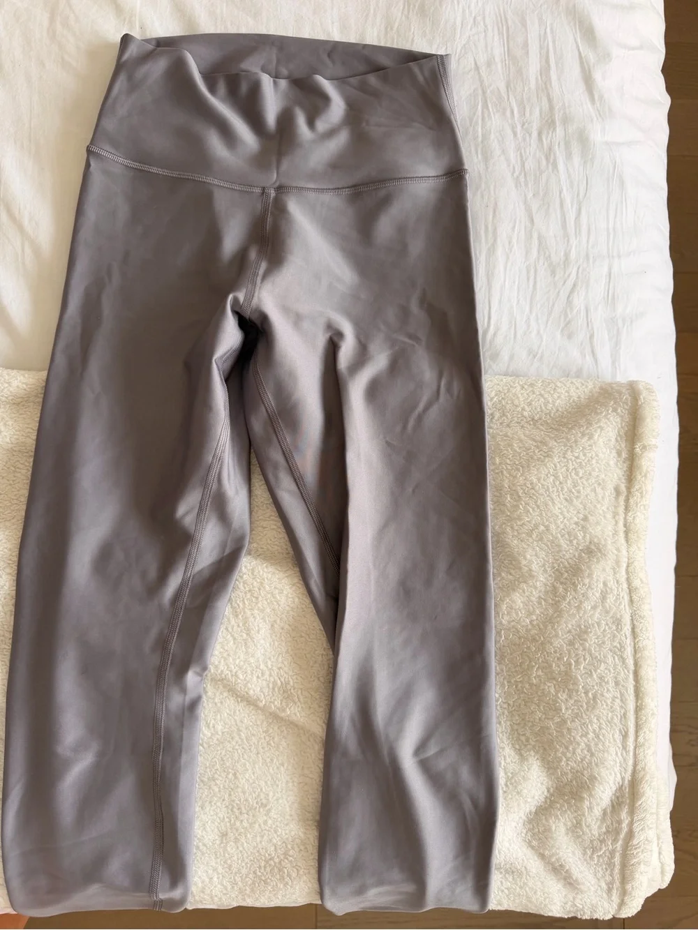 ALO Yoga High-Rise Leggings in silver Gray
